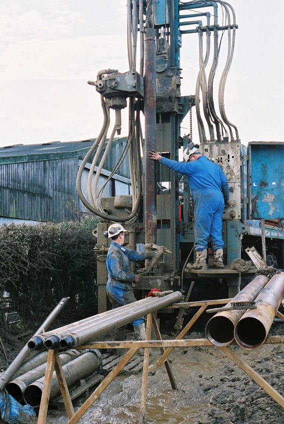 Installation of steel surface casing into Millstone Grit Series sandstones on a 60m deep water supply borehole to serve adjacent farm and domestic properties, Tynedale 